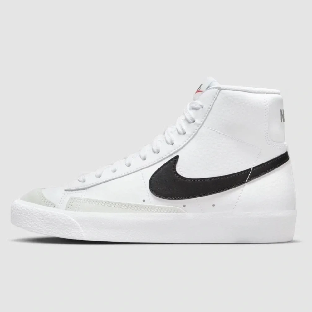 Nike | Kids White/Black Blazer ‘77 Mid High-Tops Lace Up‎ Sneakers Youth Size 7